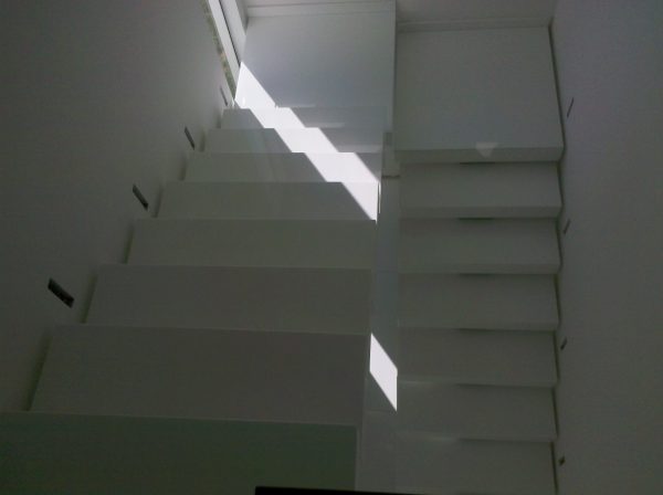 Escada Vazada em Aglostone Branco Prime - Image 2