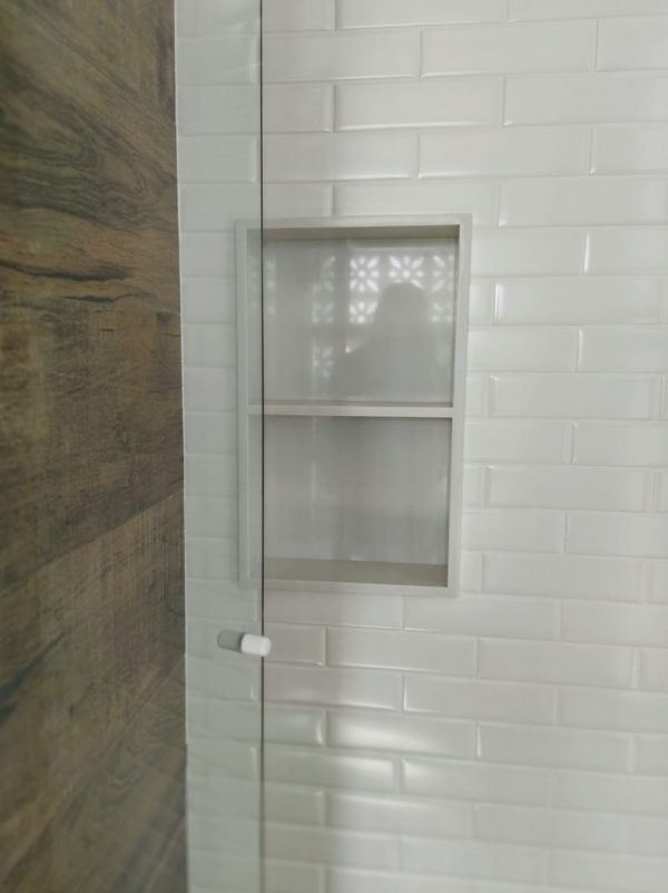 Nicho Vertical com divisória em Aglostone Branco Prime - Image 2