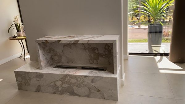 Lareira Ecológica Móvel em Mármore Paraná Calacatta - Image 3
