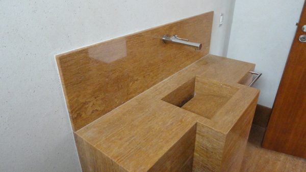 Lavatório Com Porta Toalha e Cuba Esculpida com Ralo Invisível em Mármore Travertino Oro - Image 3