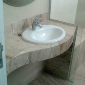 Lavatório Curvo em Mármore Travertino