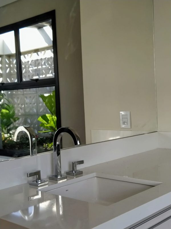 Lavatório com Cuba Embutida em Aglostone Branco Prime