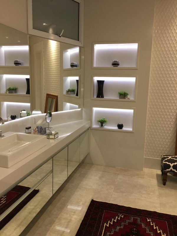 Lavatório Duplo e Nichos Iluminados em Aglostone Branco Prime - Image 3