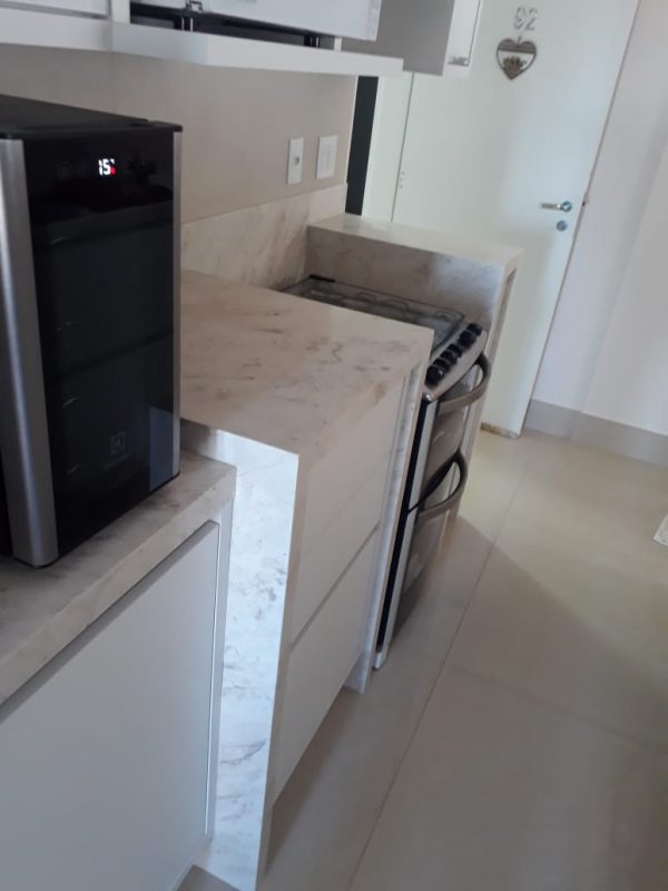 Bancadas e Nicho de Fogão em Mármore Branco Paraná