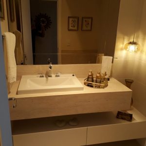 Lavatório de Banheiro em Travertino Romano Bruto